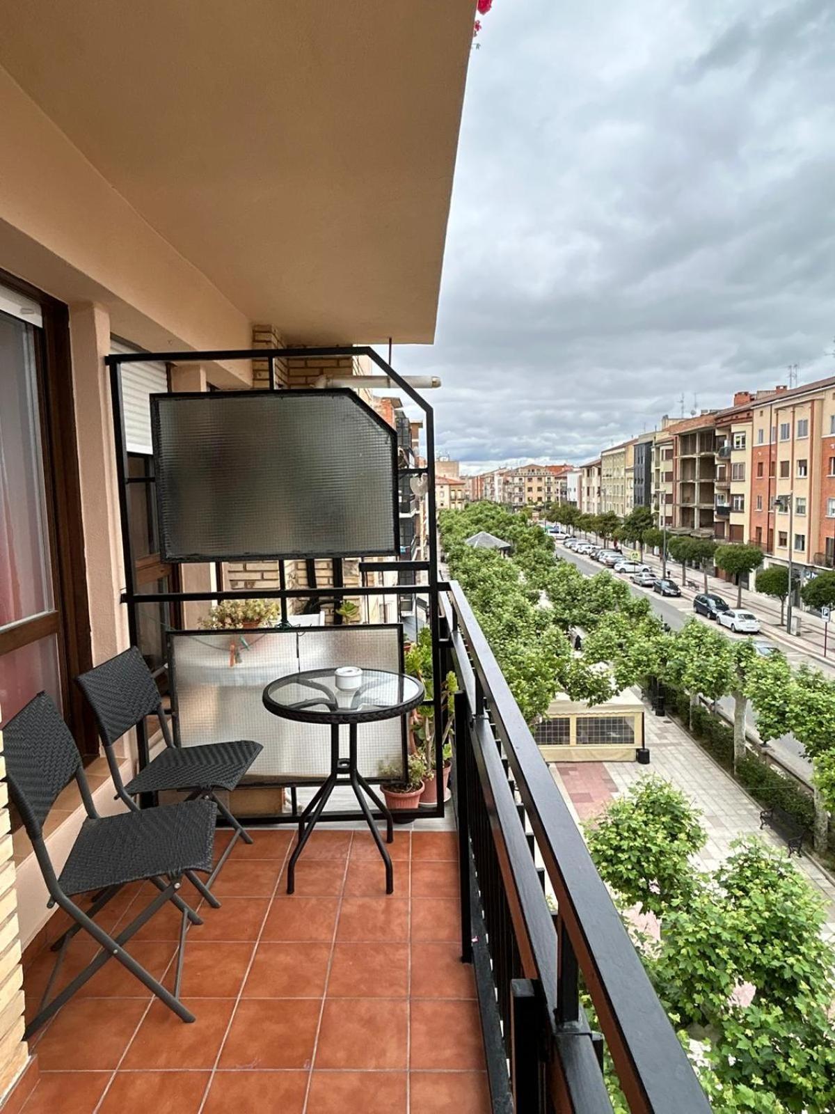 Apartamentos El Conde Santo Domingo De La Calzada Exterior photo